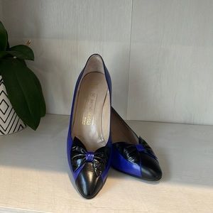 Vintage, electric blue Bruno Magli pump